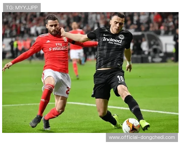 弗赖堡1-3法兰克福失欧冠资格,防守稳健难掩进攻乏力 弗赖堡1-3法兰克福失欧冠资格,防守稳健难掩进攻乏力